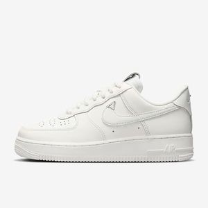 NIKE - Air Force 1 ‘07 LV8 in Sail White